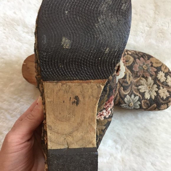 Clogs - Picture 7 of 8